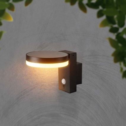 LED Ulkokäyttöön tarkoitettu aurinkokennoseinävalaisin anturilla LED/5,5W/3,7V 3000K IP54 2000 mAh