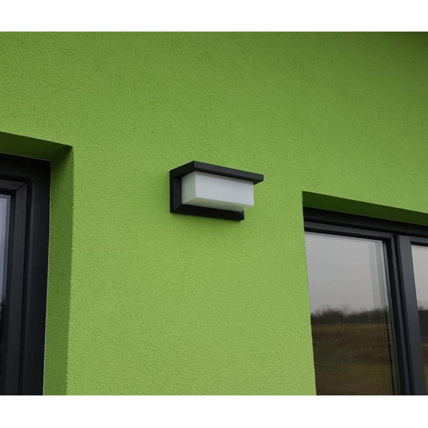 LED Ulkoseinävalo sensorilla LED/12W/230V IP54 musta