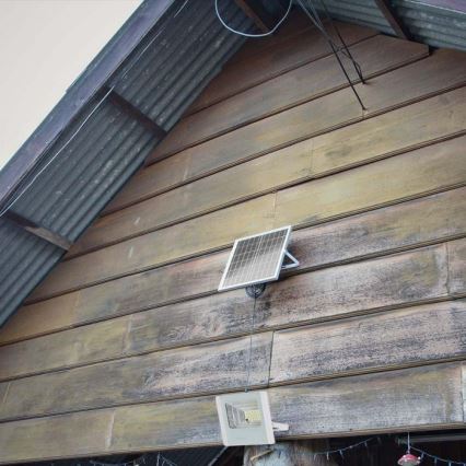 LED Ulkokäyttöön tarkoitettu aurinkokennovalo LED/12W/3,2V IP65 4000K 5000 mAh + kaukosäädin