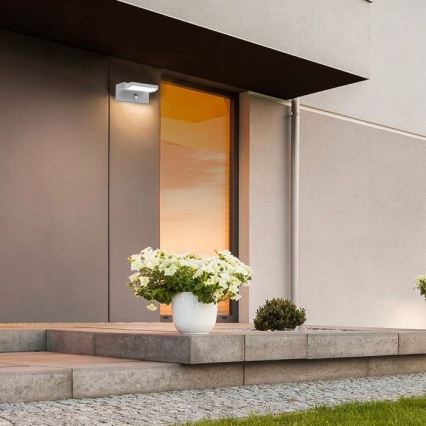 LED Ulkovalo anturilla LED/17W/230V 4000K IP65 valkoinen