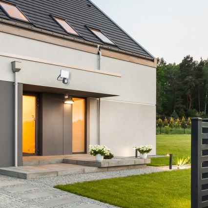 LED-ulkovalonheitin anturilla LED/10W/230V 5000K IP44