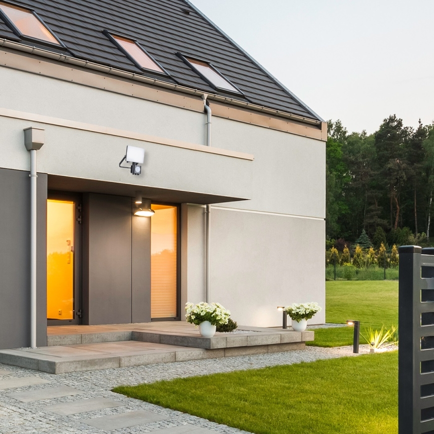 LED-ulkovalonheitin anturilla LED/10W/230V 5000K IP44