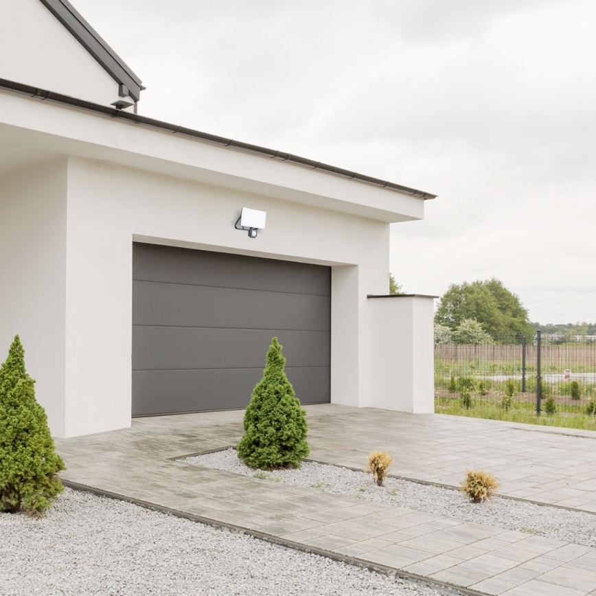 LED-ulkovalonheitin anturilla LED/30W/230V 5000K IP44