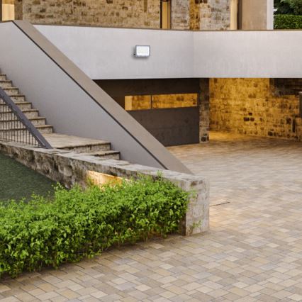 LED-valaisin aurinkopaneelilla FOCUS 100W/15000 mAh 3,2V 6000K IP65 + kaukosäädin