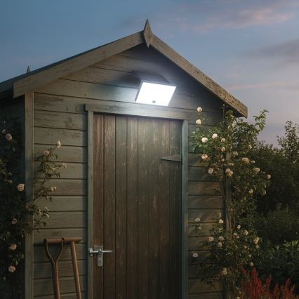 LED-valonheitin liiketunnistimella ja aurinkopaneelilla FUJI LED/8W/3,7V 2000 mAh IP44