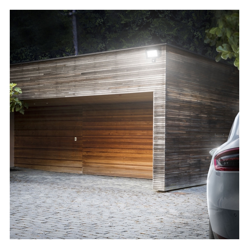 LED-valonheitin liiketunnistimella NOCTIS LUX 3 LED/50W/230V 3000K IP44 musta