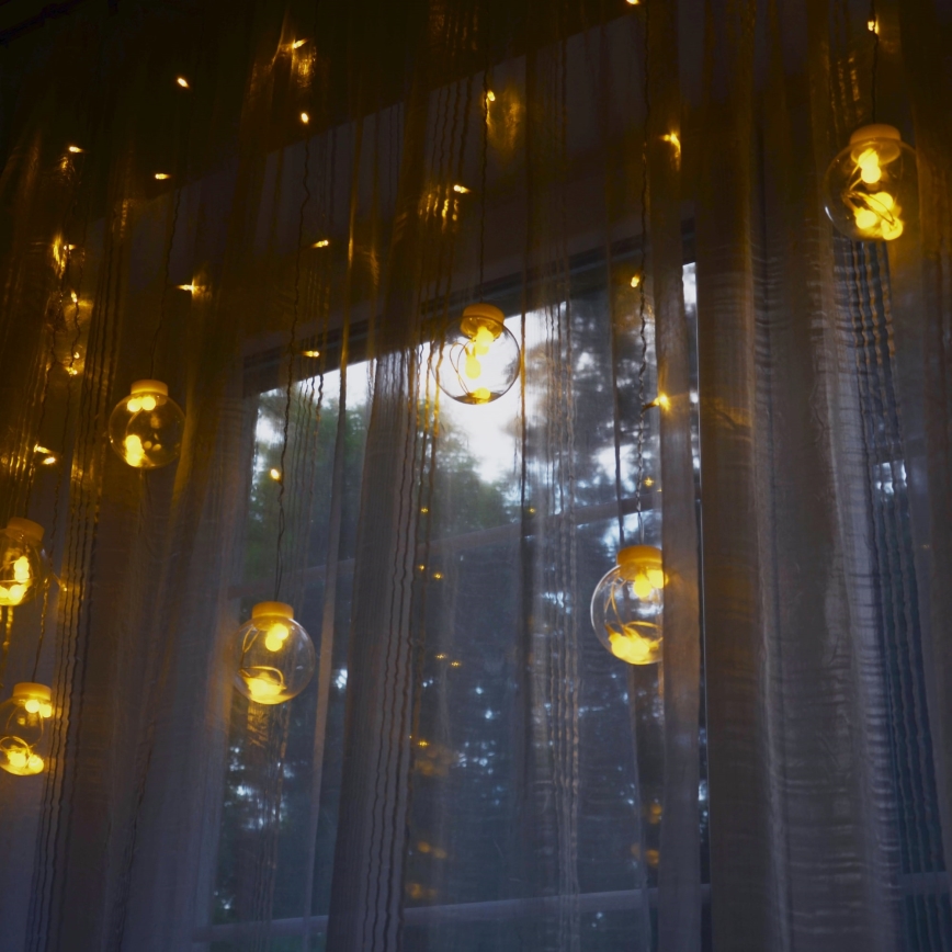 LED Valoverho WISH BALLS 108xLED/8 toiminnot 4,5 m lämpimänvalkoinen