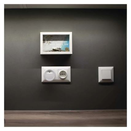 LED-yövalo hämäräkytkimellä LED/0,3W/230V