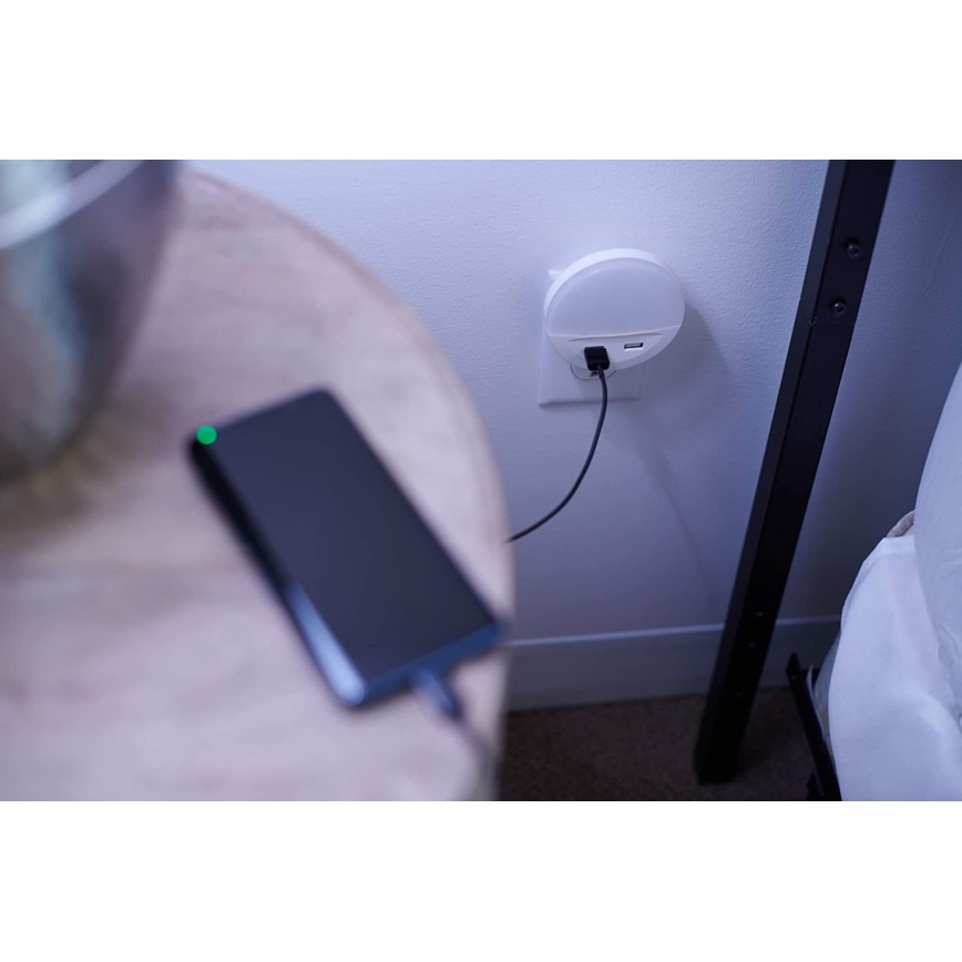 Ledvance - LED-pistorasiaan liitettävä yövalo anturilla LUNETTA 2xUSB LED/13W/230V