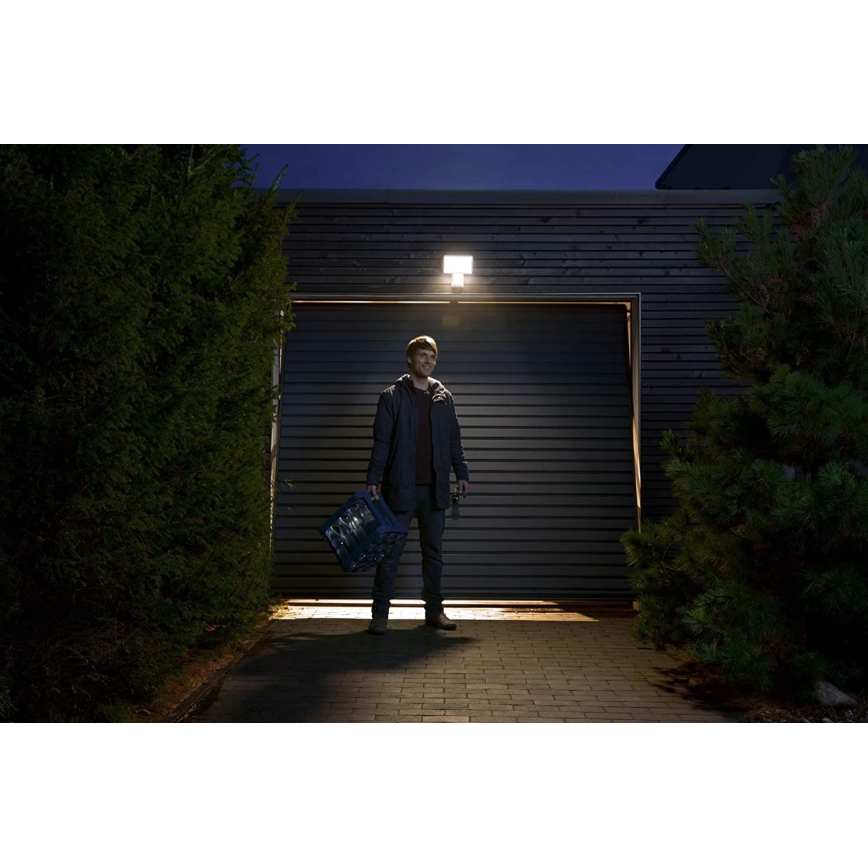 Ledvance - LED-seinävalonheitin anturilla ulkokäyttöön FLOOD LED / 27W / 230V IP55