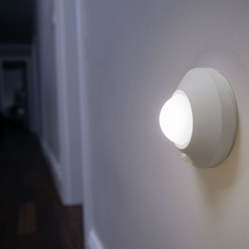 Ledvance - LED-opastevalaisin sensorilla NIGHTLUX LED/1,7W/3xAA 4000K