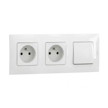 Legrand - Kaksoispistorasia ja yksinapainen kytkin nro 1, kehys NILOE, 250V, valkoinen