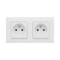 Legrand - Kaksoispistorasia kotikäyttöön kehyksellä NILOE STEP 250V valkoinen