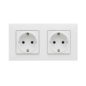 Legrand - Kaksoispistorasia SCHUKO kotikäyttöön NILOE STEP-kehyksellä 250V valkoinen