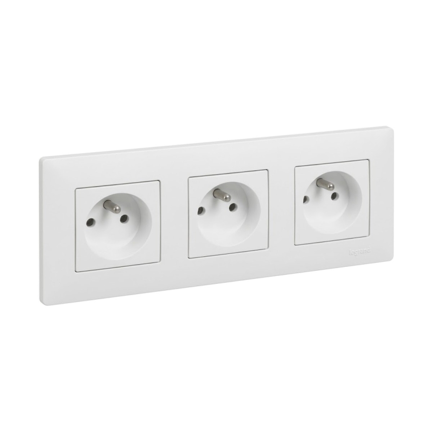 Legrand - Kodin kolminkertainen pistorasia kehyksellä NILOE STEP 250V valkoinen