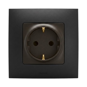 Legrand - Kotitalous SCHUKO-pistorasia NILOE-kehyksellä 250V musta
