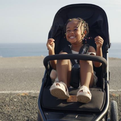 Lionelo - AZURA urheiluvaunut musta