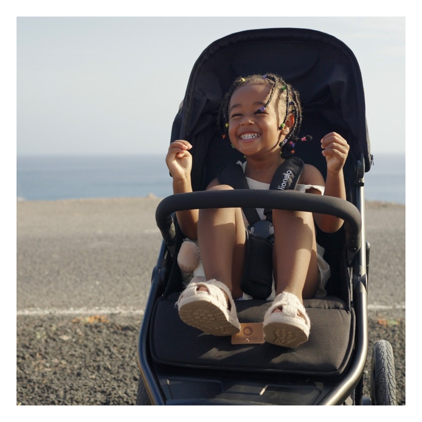 Lionelo - AZURA urheiluvaunut musta