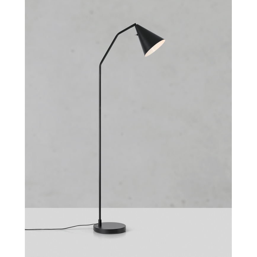 Markslöjd 108889 - LED-himmennettävä lattiavalaisin FUNIL LED/4,9W/230V CRI 90, musta