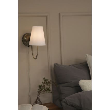 Markslöjd 108908 - Seinävalaisin AMAR 1xE14/40W/230V valkoinen/messinki