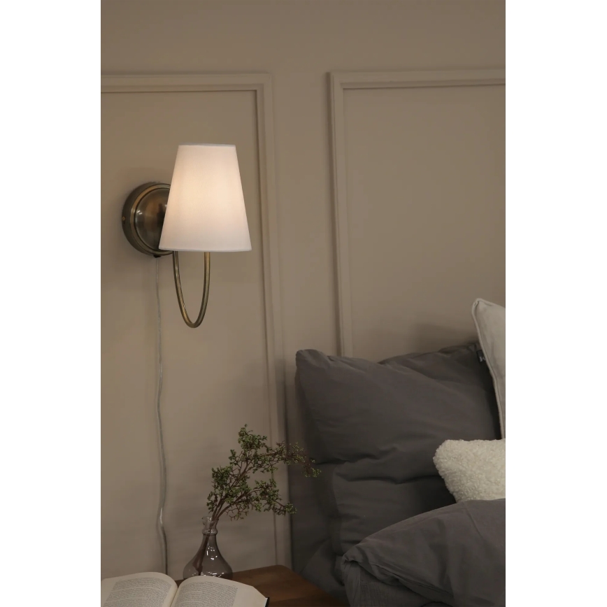 Markslöjd 108908 - Seinävalaisin AMAR 1xE14/40W/230V valkoinen/messinki