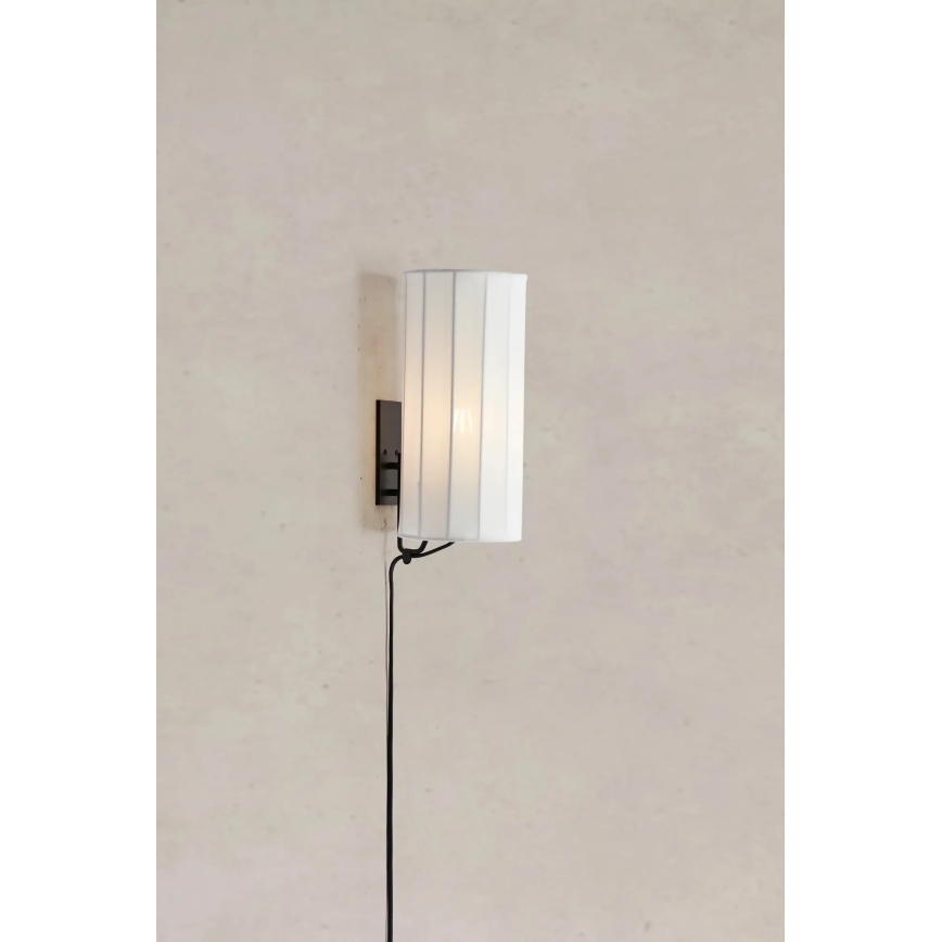 Markslöjd 108960 - HIKARI-seinävalaisin 1xE27/60W/230V valkoinen/musta