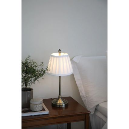 Markslöjd 108973 - Pöytävalaisin OXFORD 1xE14/40W/230V valkoinen/messinki