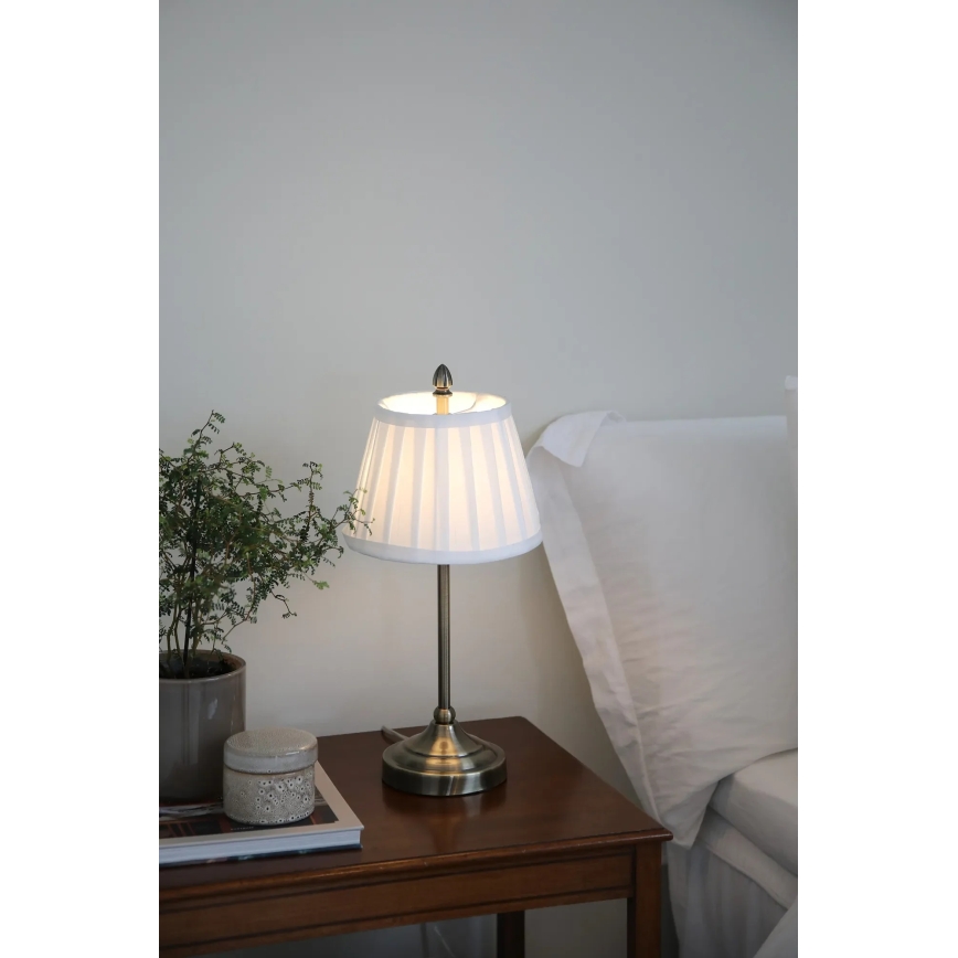 Markslöjd 108973 - Pöytävalaisin OXFORD 1xE14/40W/230V valkoinen/messinki
