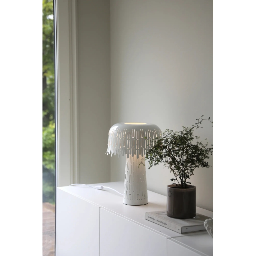 Markslöjd 109006 - Pöytävalaisin VERBERA 1xE14/40W/230V, valkoinen