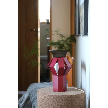 Markslöjd 109150 - Pöytälamppu OCTA 1xE27/60W/230V viininpunainen