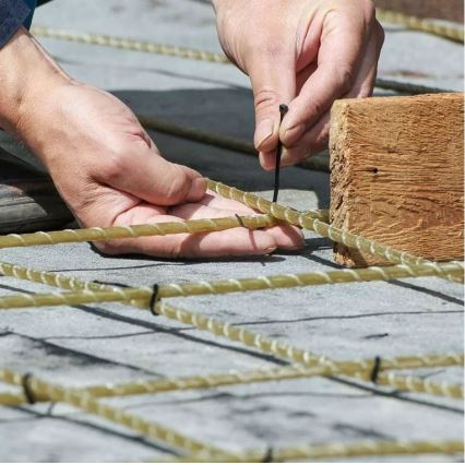 Muovinen taittohihna 2,5x150mm 100kpl musta