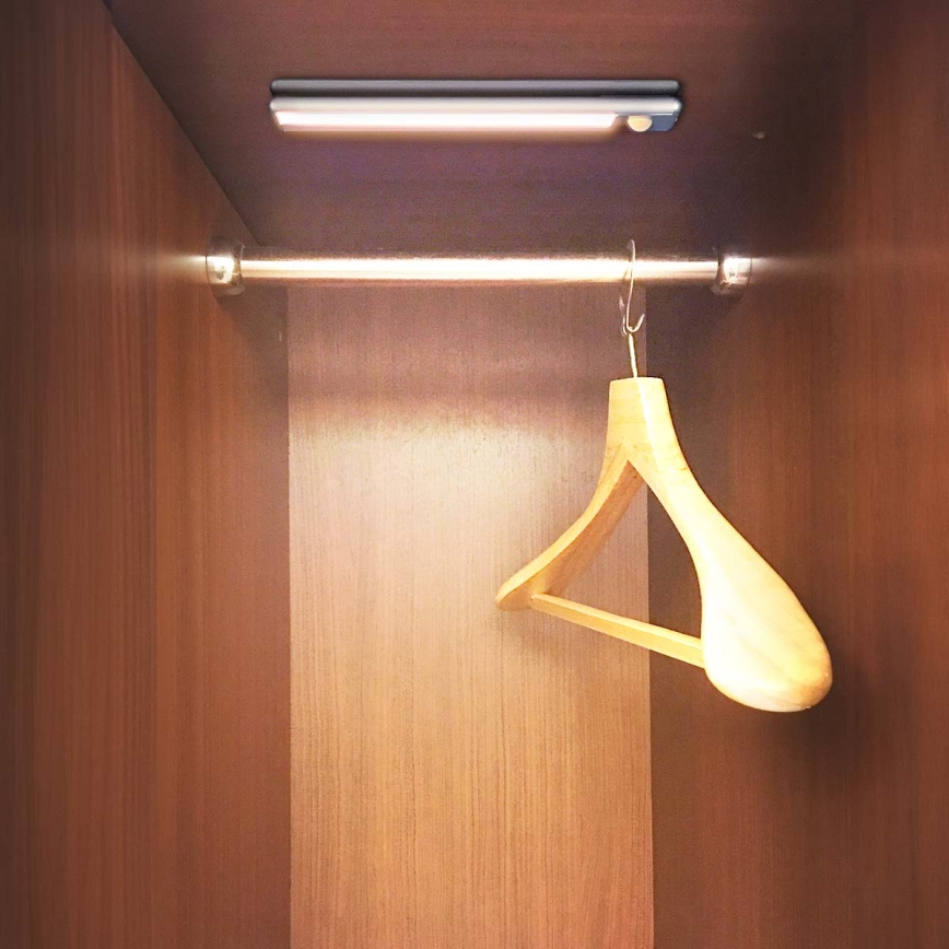 LED-ladattava magneettinen kaappivalaisin liiketunnistimella LED/1W/1100 mAh 3000K