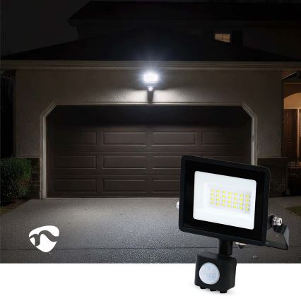 LED-valonheitin pistorasiaan liiketunnistimella ja hämäräkytkimellä LED/20W/230V IP44