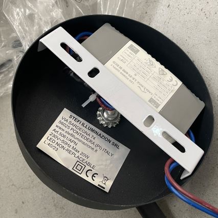 ONLI - LED-seinävalaisin TWIST LED/6W/230V 4000K musta