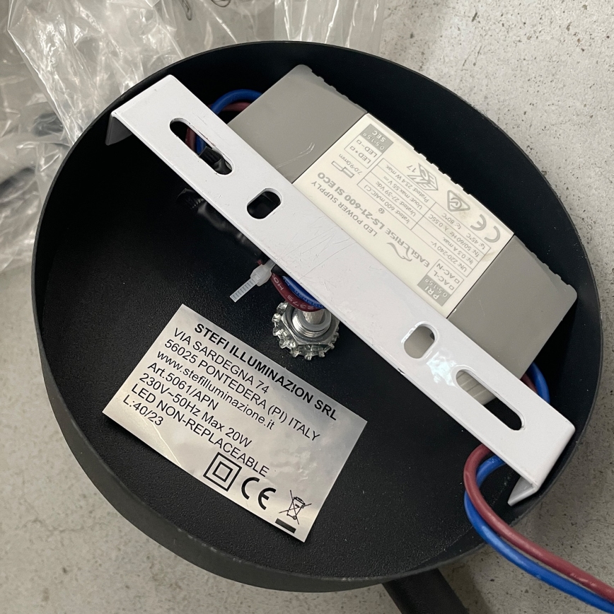 ONLI - LED-seinävalaisin TWIST LED/6W/230V 4000K musta