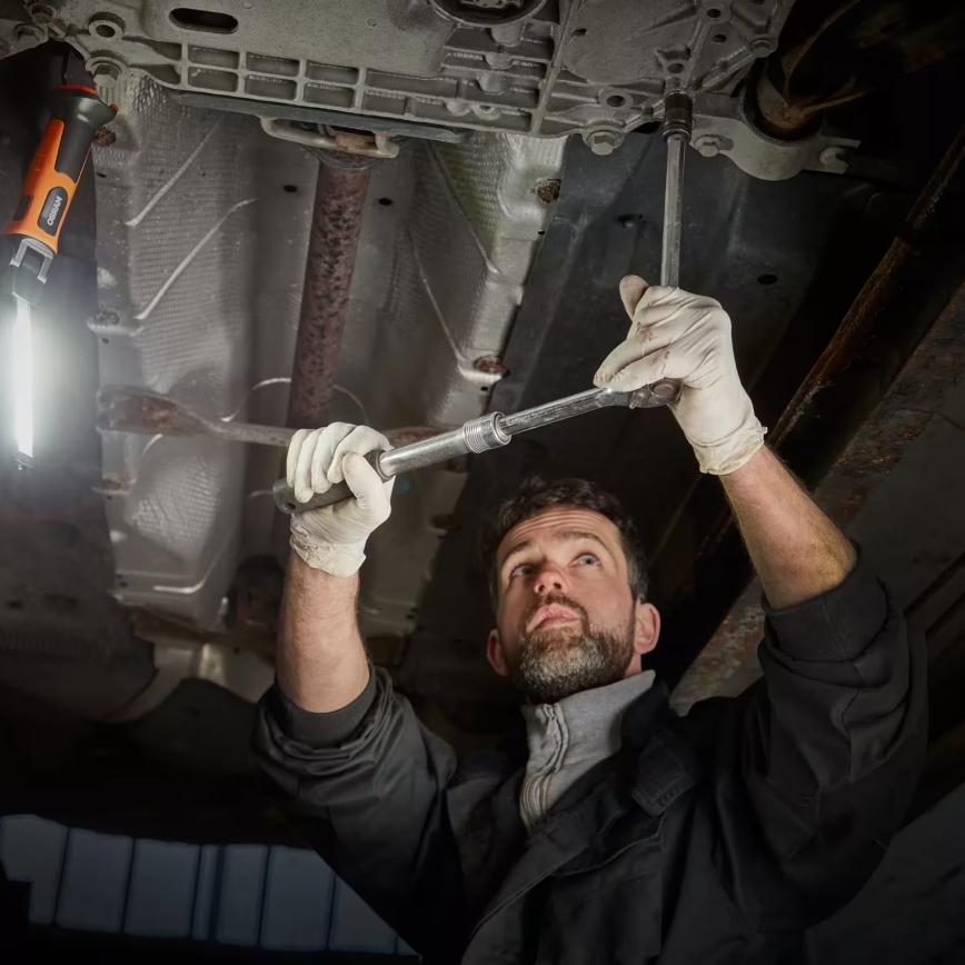 Osram - himmennettävä ladattava LED-taskulamppu LEDINSPECT SLIM MAX1000 LED/9W/3,7V IP65 2600 mAh