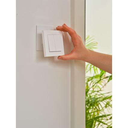 Osram - Langaton kaksipainikkeinen SMART+ 5V Wi-Fi-kytkin