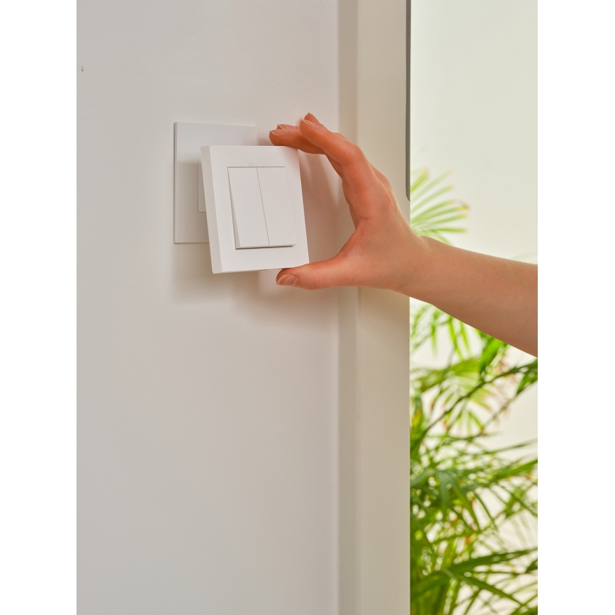 Osram - Langaton kaksipainikkeinen SMART+ 5V Wi-Fi-kytkin