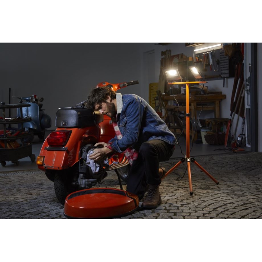 Osram - LED-heijastin TRIPOD-jalustalla 2xLED/50W/230V IP65