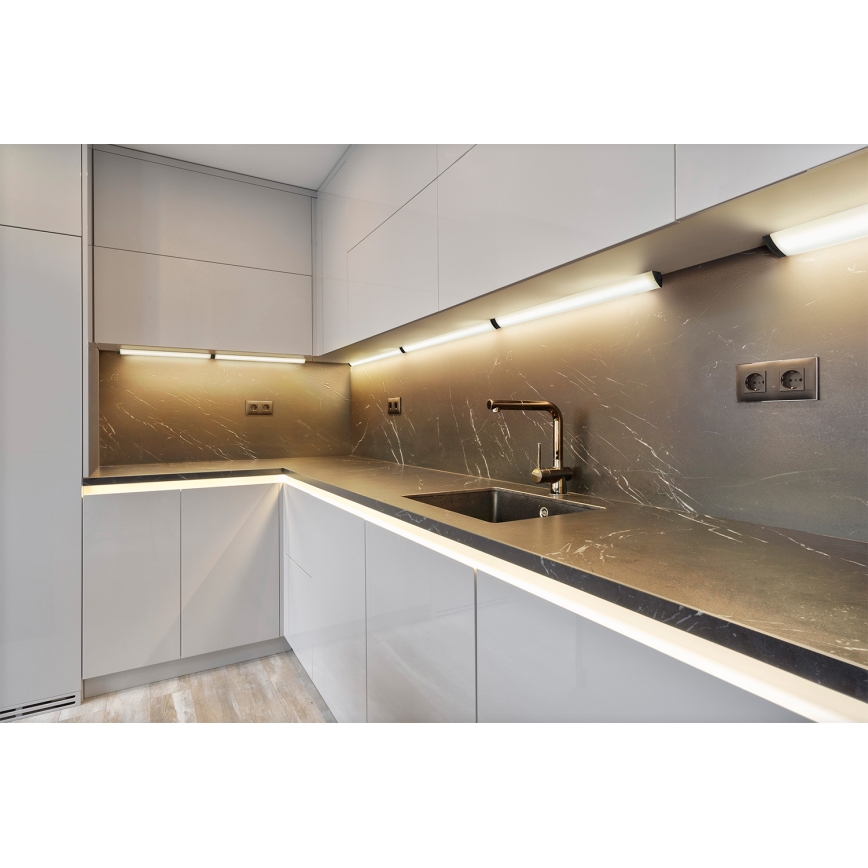 Osram - LED-dimmattava alakaapin valaisin liiketunnistimella LINEAR ANGLE LED/7,5W/230V 3000/4000/6500K 55 cm musta