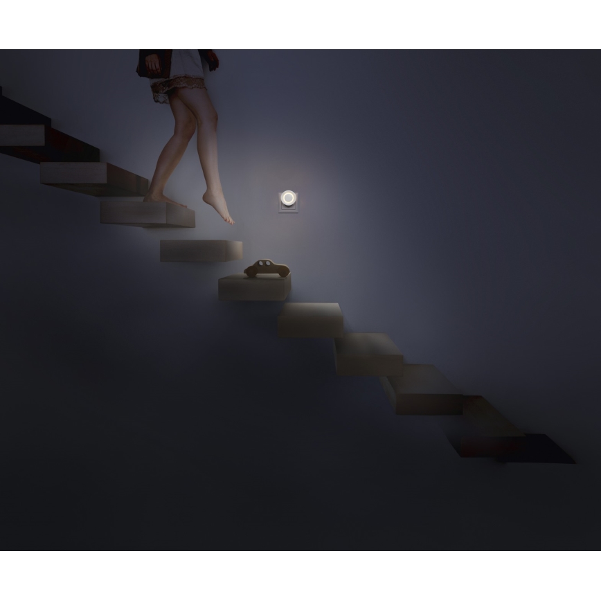 Osram - LED-yövalo liiketunnistimella ja hämäräkytkimellä LUNETTA LED/0,31W/230V valkoinen