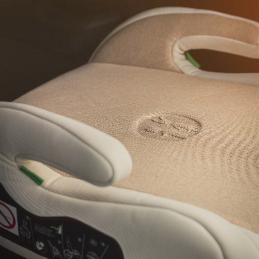 PETITE&MARS - Auton korokeistuin OPTIMUS PRO i-Koko 125-150 cm (22-36 kg) beige