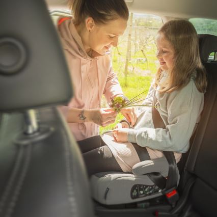 PETITE&MARS - Auton korokeistuin OPTIMUS PRO i-Koko 125-150 cm (22-36 kg) harmaa