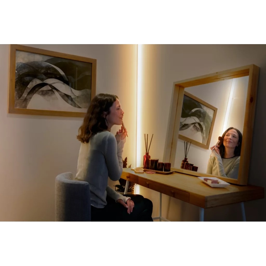 Philips - Hue OMNIGLOW himmennettävä RGBW-LED-valonauha 5 m, 60 W, 230 V, 2200–6500 K