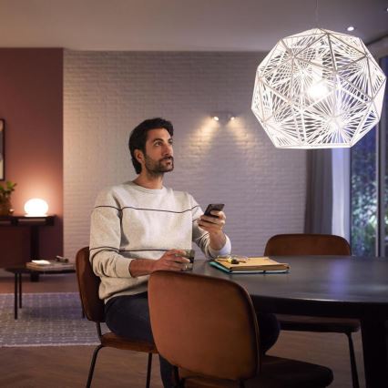 Aloituspaketti Philips Hue WHITE AND COLOR AMBIANCE 3xE27/9W 2000–6500K + Hue Bridge ja himmenninkytkin