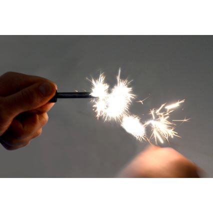 Piikivi ja teräs musta