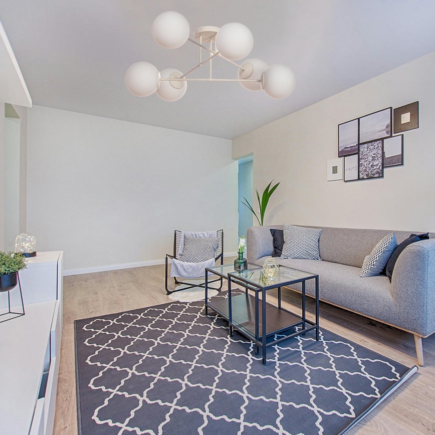 Pinta-asennettava kattokruunu MOON 6xE27/15W/230V kermanvärinen