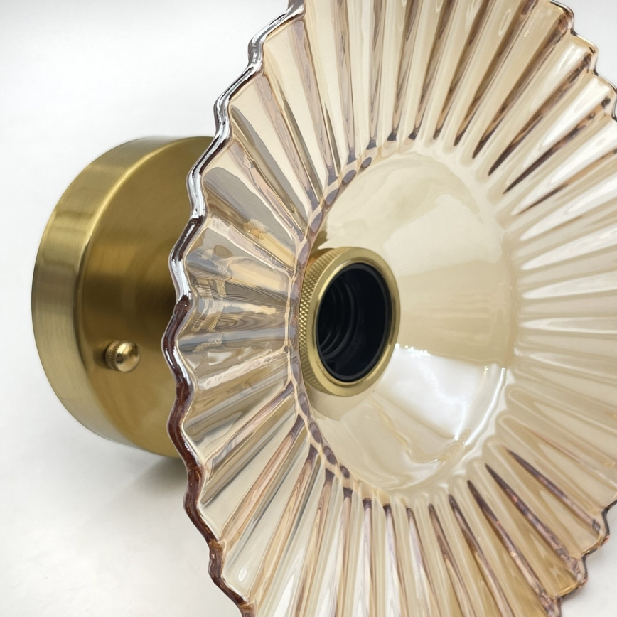 Pintakiinnitteinen kattovalaisin TRISH 1xE27/15W/230V kultainen/savunbeige