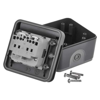 Pistorasia kosteaan ympäristöön IP55