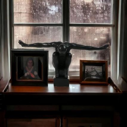 Pöytäkoriste 25x41x20 cm resiini/musta